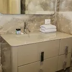 Miku - Impressive 1 Bedroom Downtown Appartamento Tirana