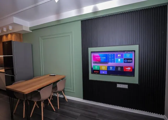 Miku - Impressive 1 Bedroom Downtown Lägenhet *