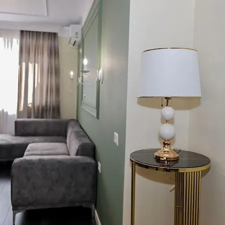 Miku - Impressive 1 Bedroom Downtown Apartment Tirana